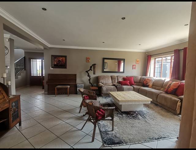 3 BEDROOM HOUSE FOR SALE IN VANDERBIJLPARK SE 8